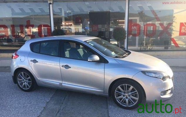 2012' Renault Megane photo #1