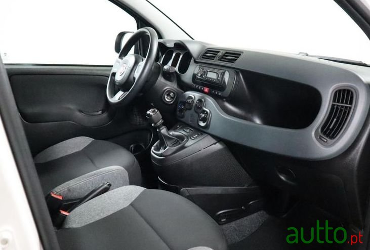 2022' Fiat Panda 1.0 Hybrid photo #6