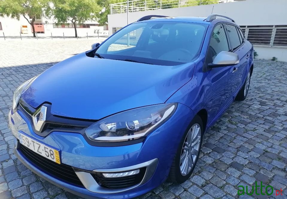 2015' Renault Megane Sport Tourer photo #2