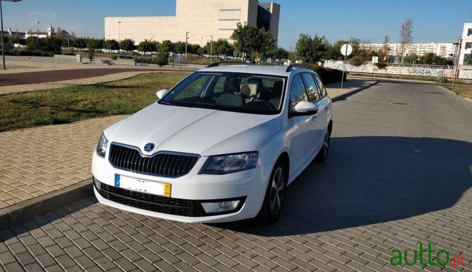 2016' Skoda Octavia Break photo #2