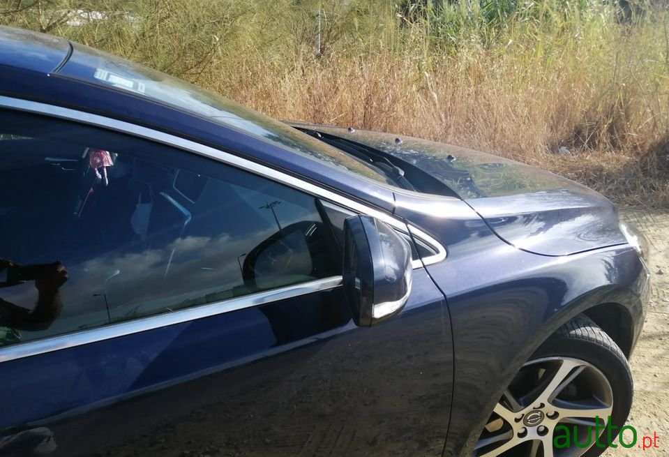 2015' Volvo V40 photo #3