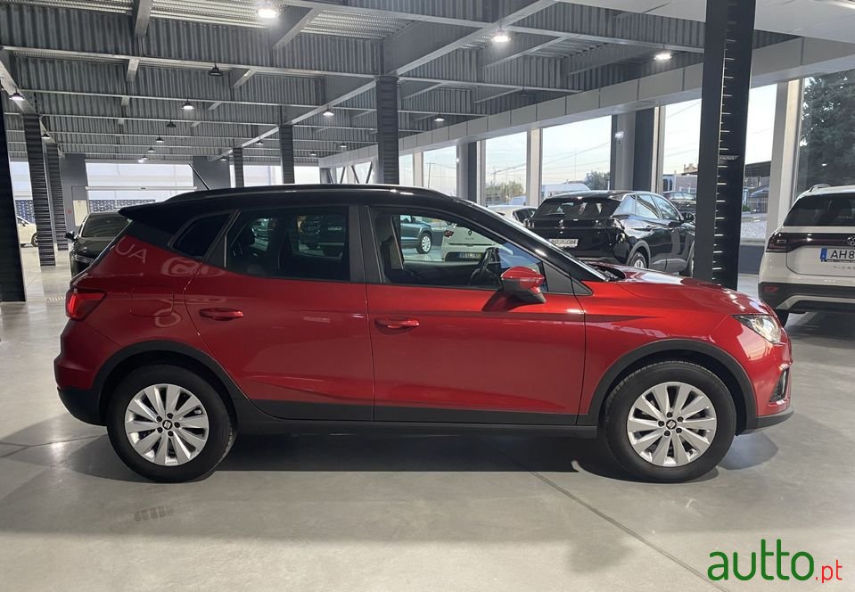 2021' SEAT Arona photo #5