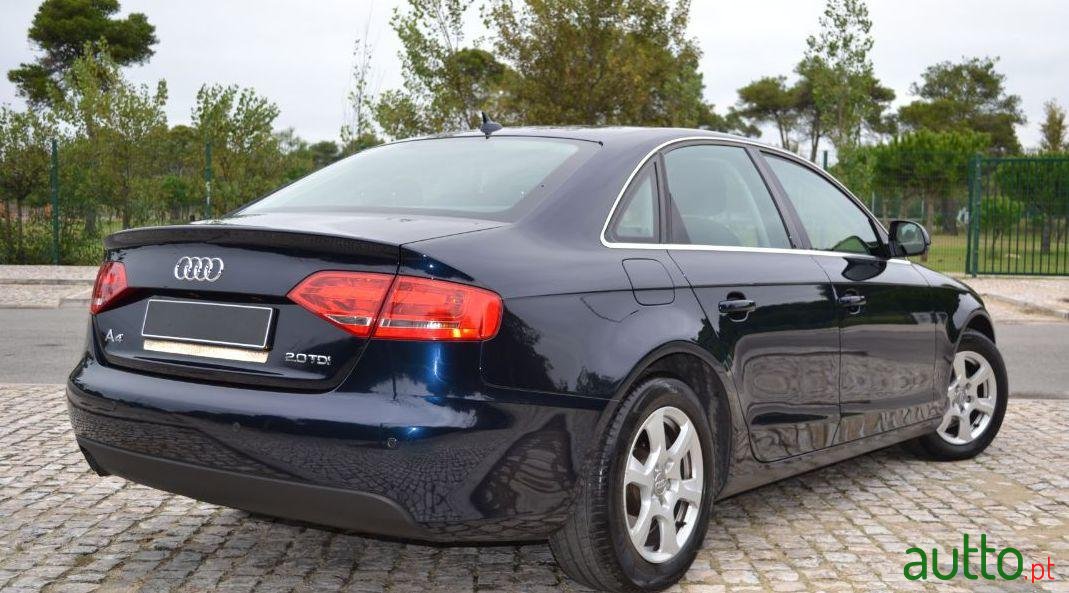 2009' Audi A4 2.0 Tdi Exclusive photo #2