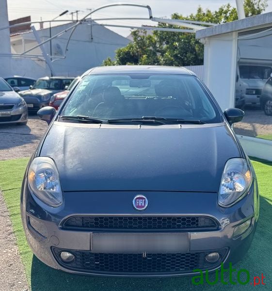 2014' Fiat Punto photo #2