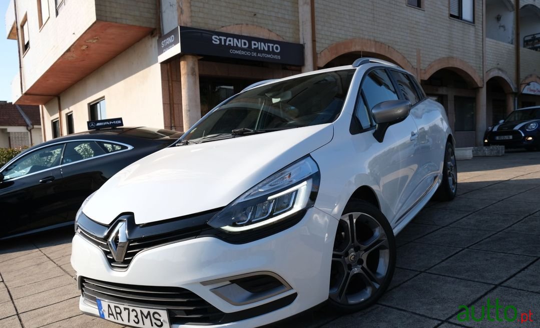 2018' Renault Clio Sport Tourer photo #1