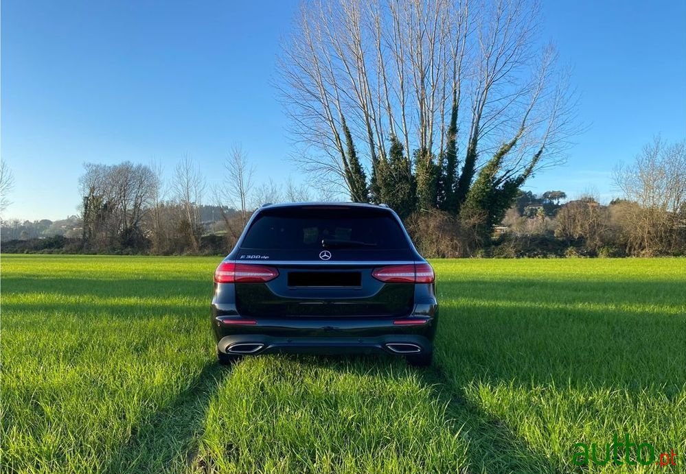 2020' Mercedes-Benz E 300 photo #6