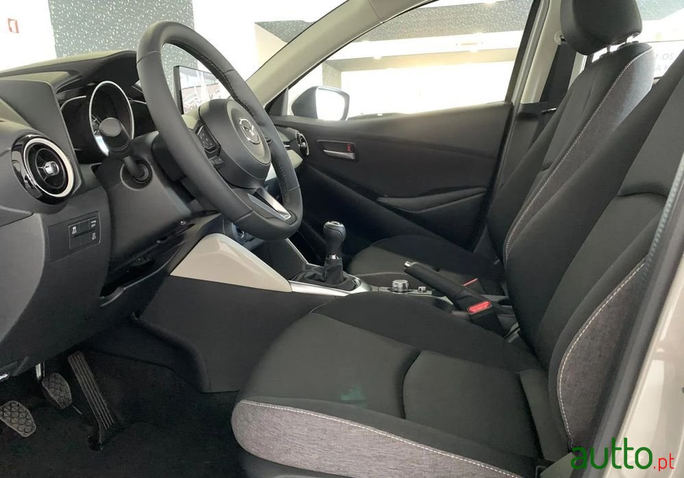 2023' Mazda 2 photo #6