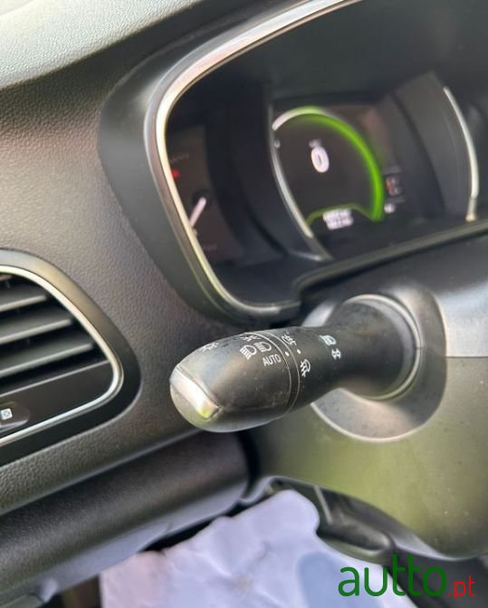 2018' Renault Megane Sport Tourer photo #5