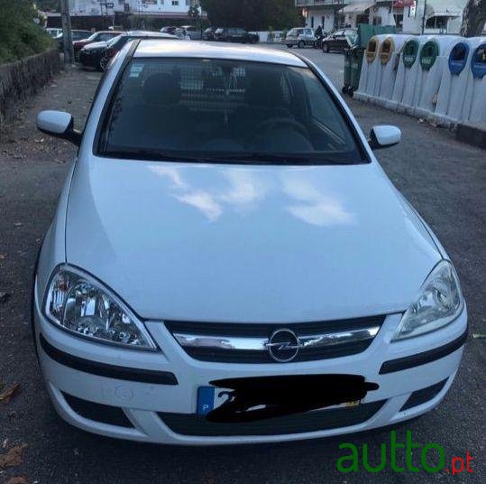 2005' Opel Corsa C photo #2