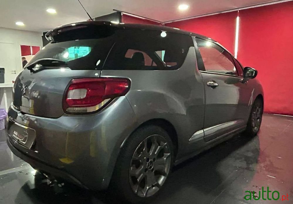 2010' Citroen DS3 1.6 E-Hdi So Chic photo #3