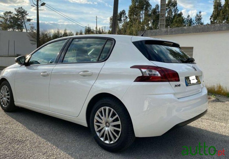 2015' Peugeot 308 photo #1