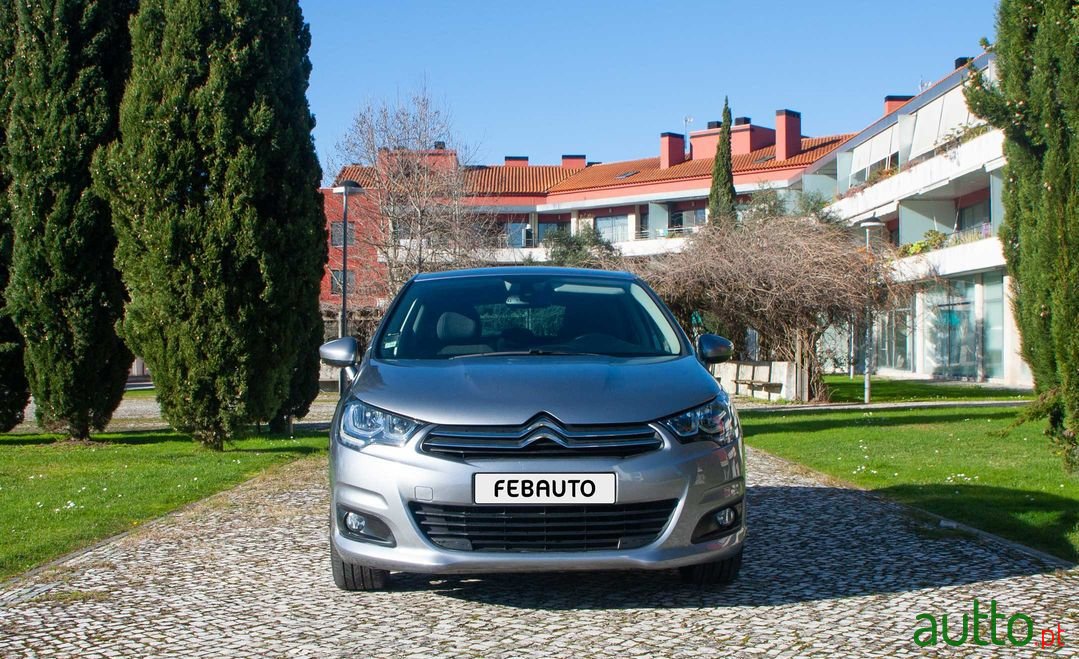 2016' Citroen C4 photo #2