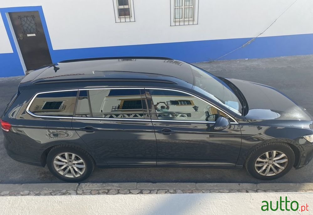 2015' Volkswagen Passat photo #2