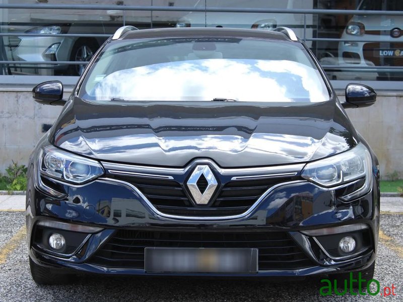 2018' Renault Megane Sport Tourer photo #2