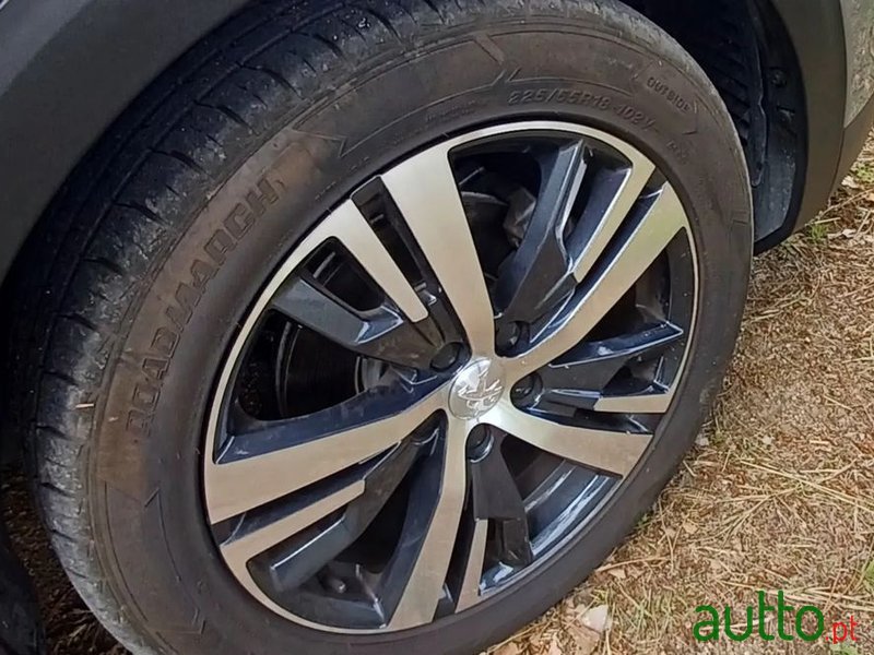 2019' Peugeot 5008 photo #4