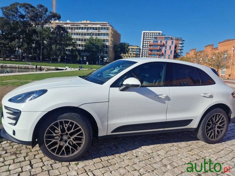 2018' Porsche Macan Standard photo #1