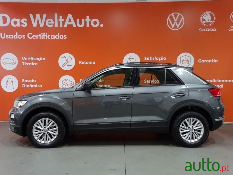 2019' Volkswagen T-Roc photo #2
