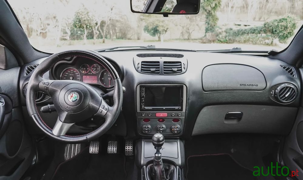 2007' Alfa Romeo GT 1.9 Jtd M-Jet Q2 photo #6