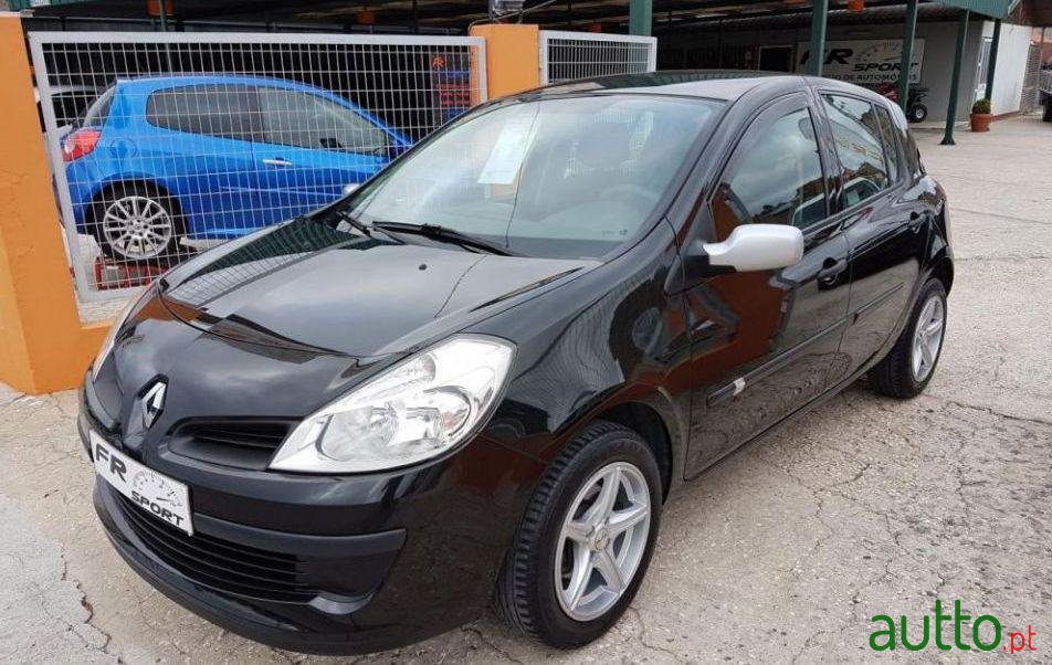 2005' Renault Clio 1.2 16V Dynamique photo #1