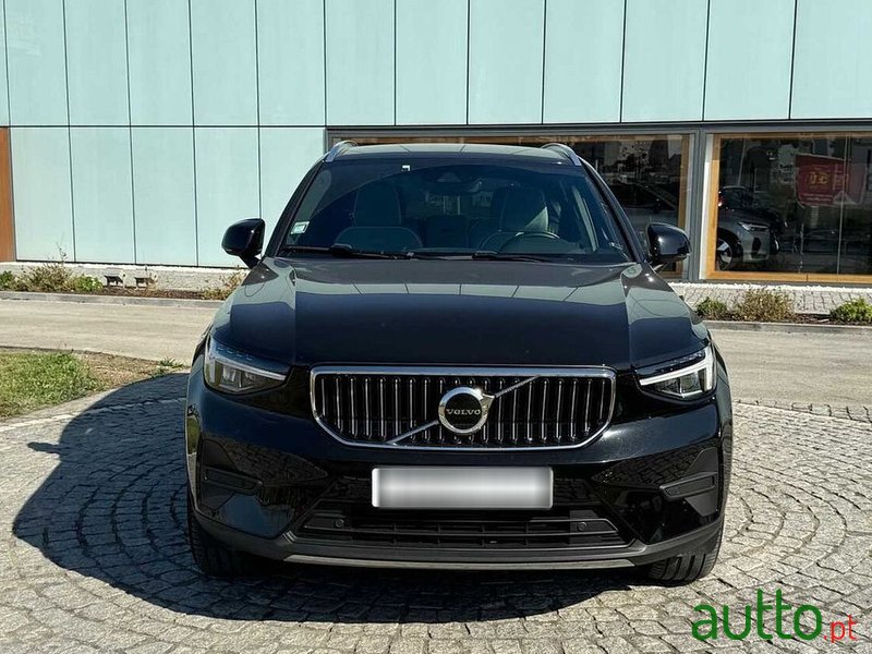 2022' Volvo Xc 40 photo #2