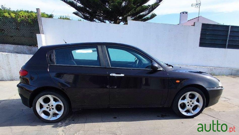 2002' Alfa Romeo 147 photo #4