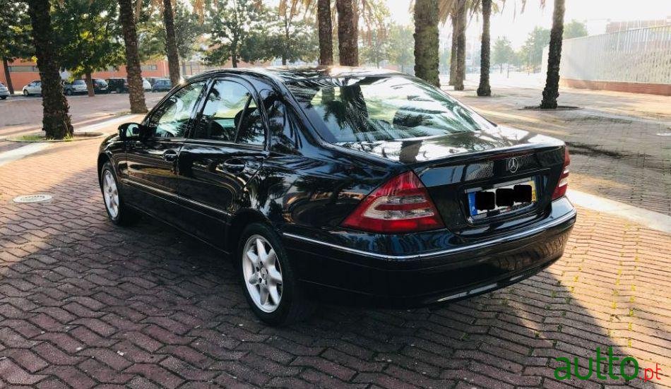 2001' Mercedes-Benz C-220 Elegance photo #1