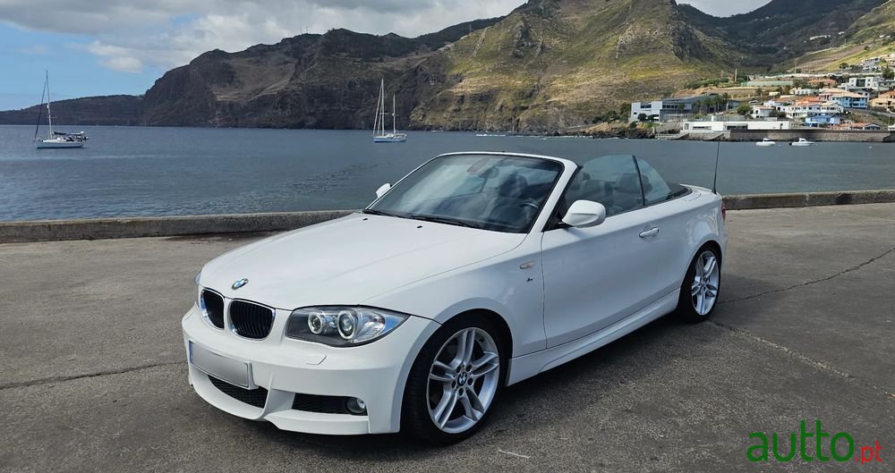 2011' BMW Série 1 D Cabrio photo #6