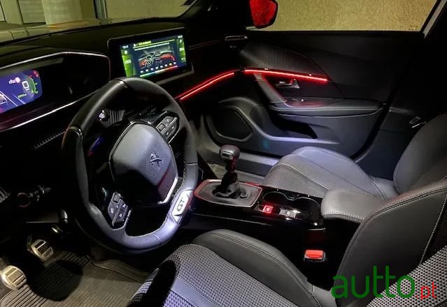 2022' Peugeot 2008 1.5 Bluehdi Gt photo #4