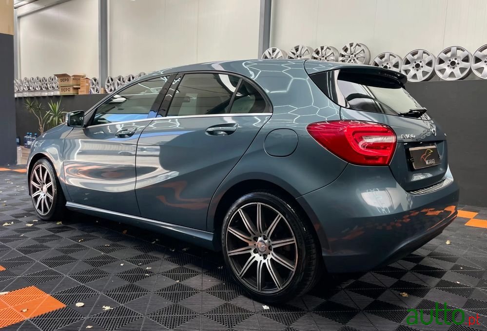 2013' Mercedes-Benz Classe A D Urban photo #4