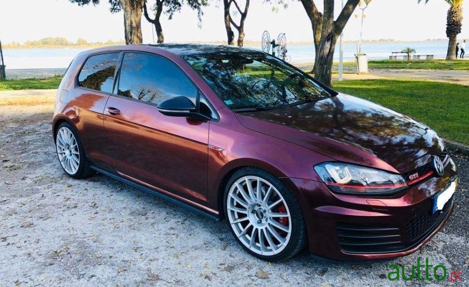 2013' Volkswagen Golf photo #3