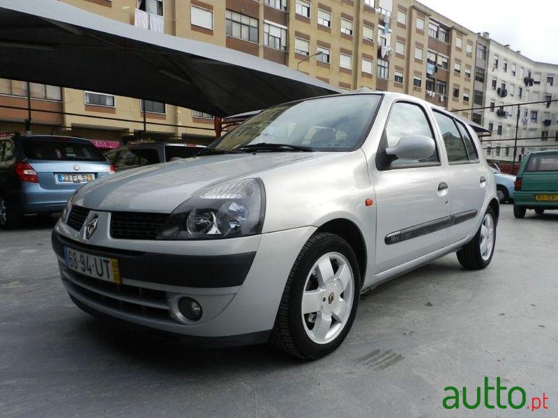 2003' Renault Clio 1.2 photo #1