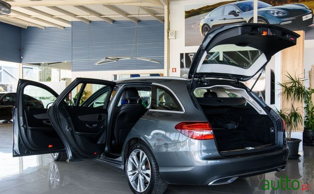 2020' Mercedes-Benz C 300 photo #4