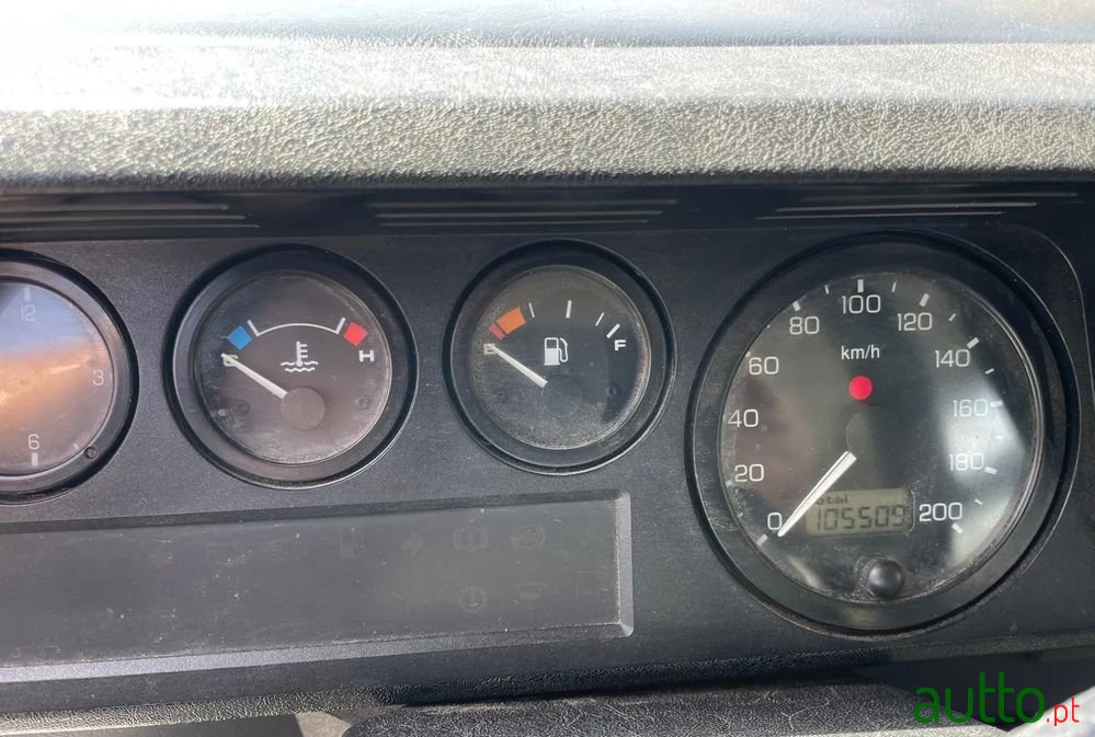 2005' Land Rover Defender 90 Sw 2.5 Td5 Se photo #5