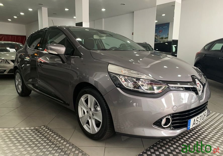 2014' Renault Clio photo #3