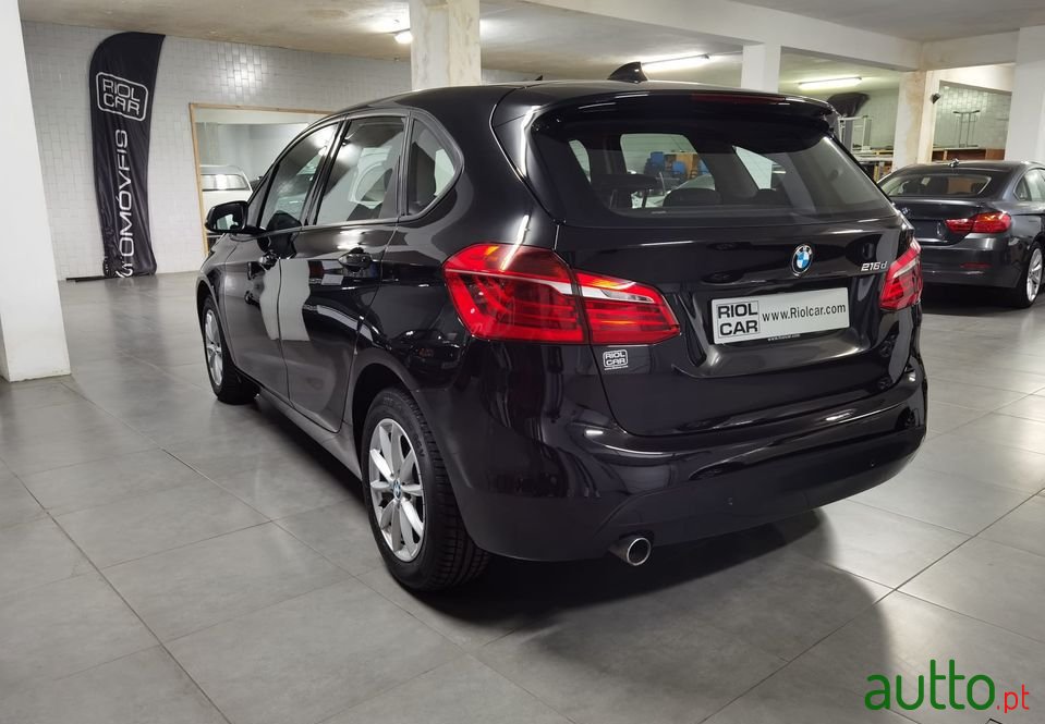 2016' BMW 216 Active Tourer photo #4