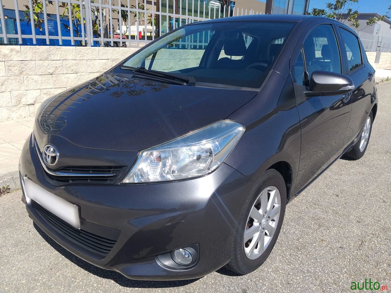 2014' Toyota Yaris photo #1