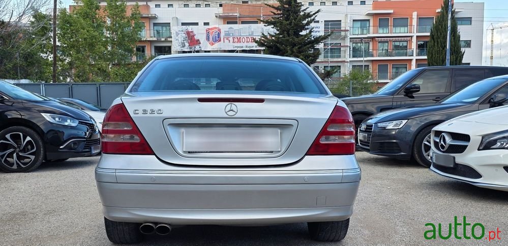 2002' Mercedes-Benz Classe C photo #5