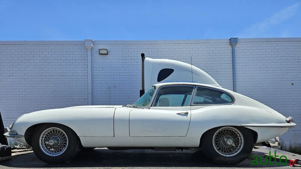 1967' Jaguar E-Type photo #3