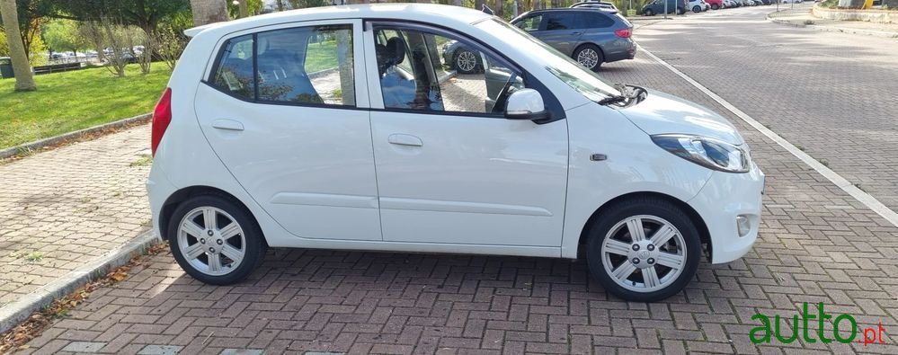 2012' Hyundai i10 1.25 D-Cvvt Style photo #3