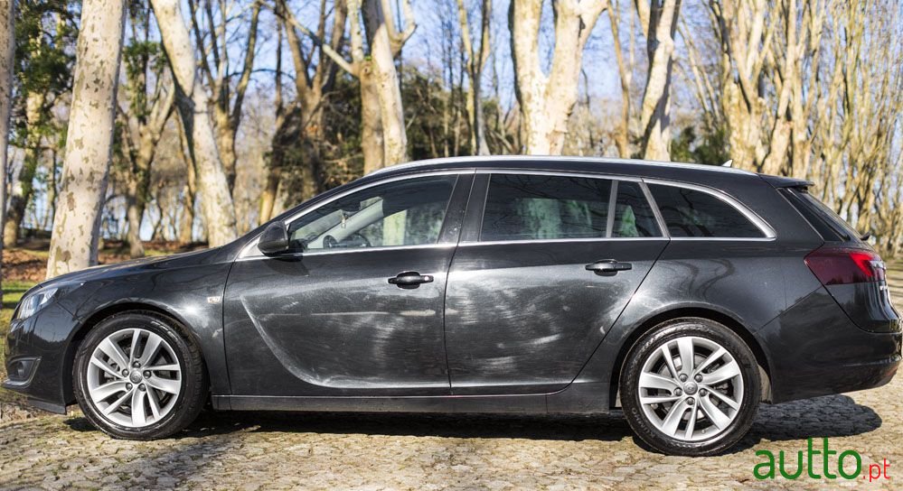 2014' Opel Insignia Sports Tourer photo #1
