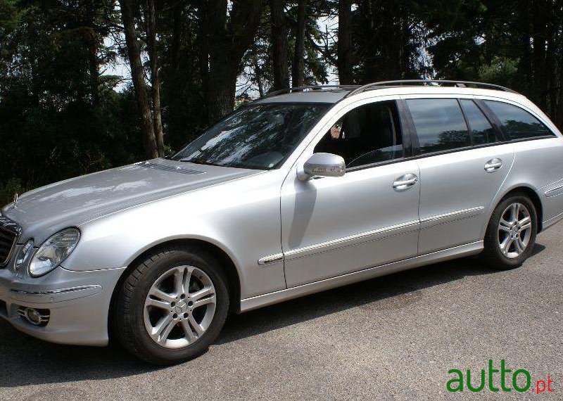 2007' Mercedes-Benz E-220 Avangard photo #2