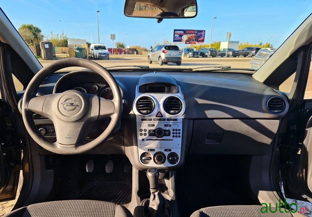 2014' Opel Corsa photo #5