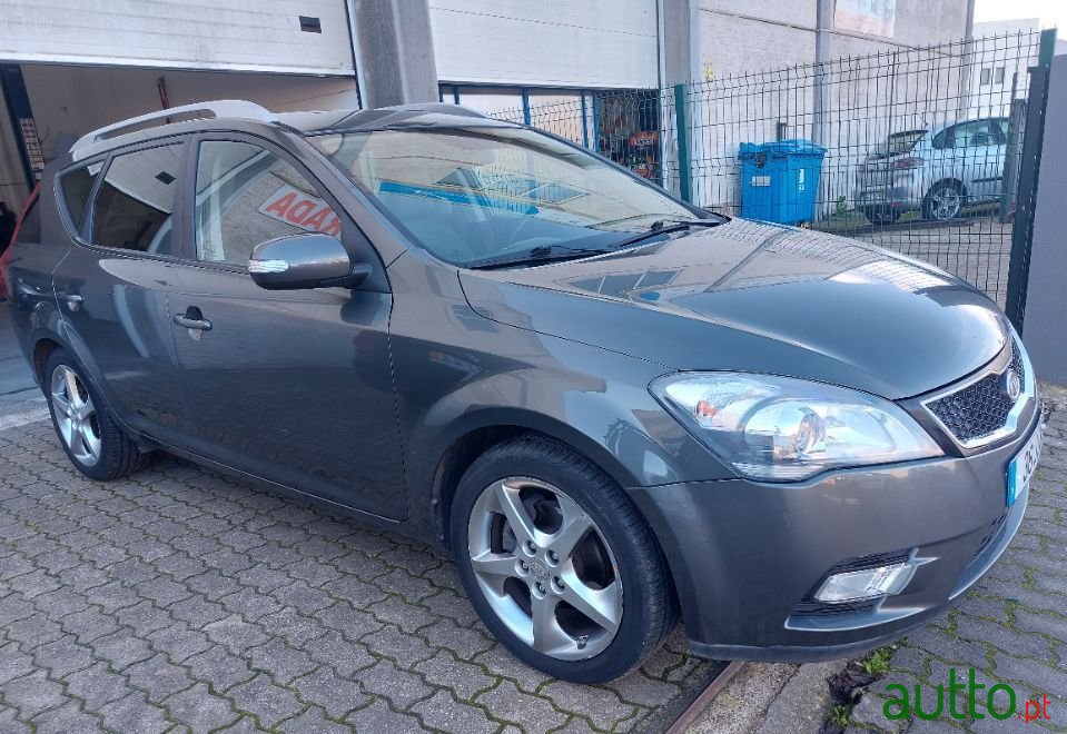 2010' Kia Ceed Sw photo #3