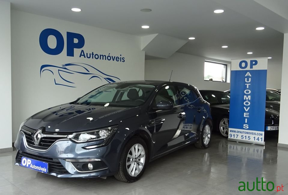 2019' Renault Megane photo #1