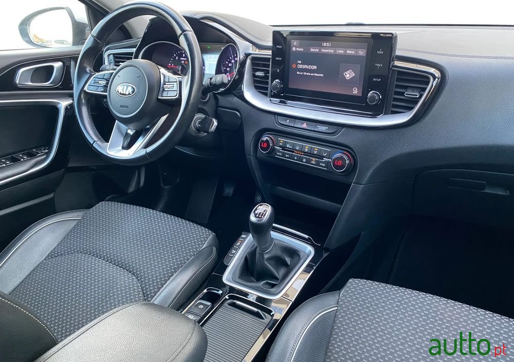 2021' Kia Ceed Sw photo #5