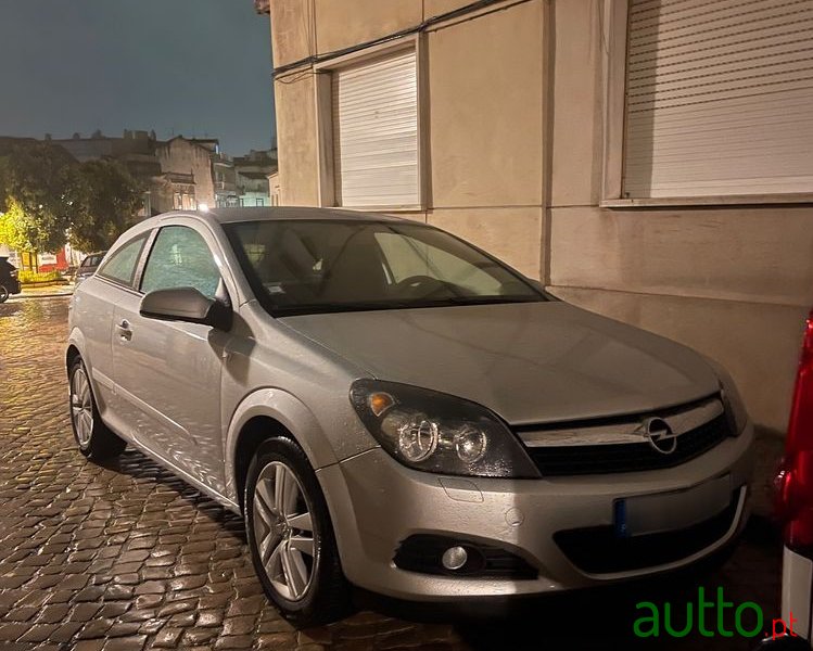 2008' Opel Astra photo #1