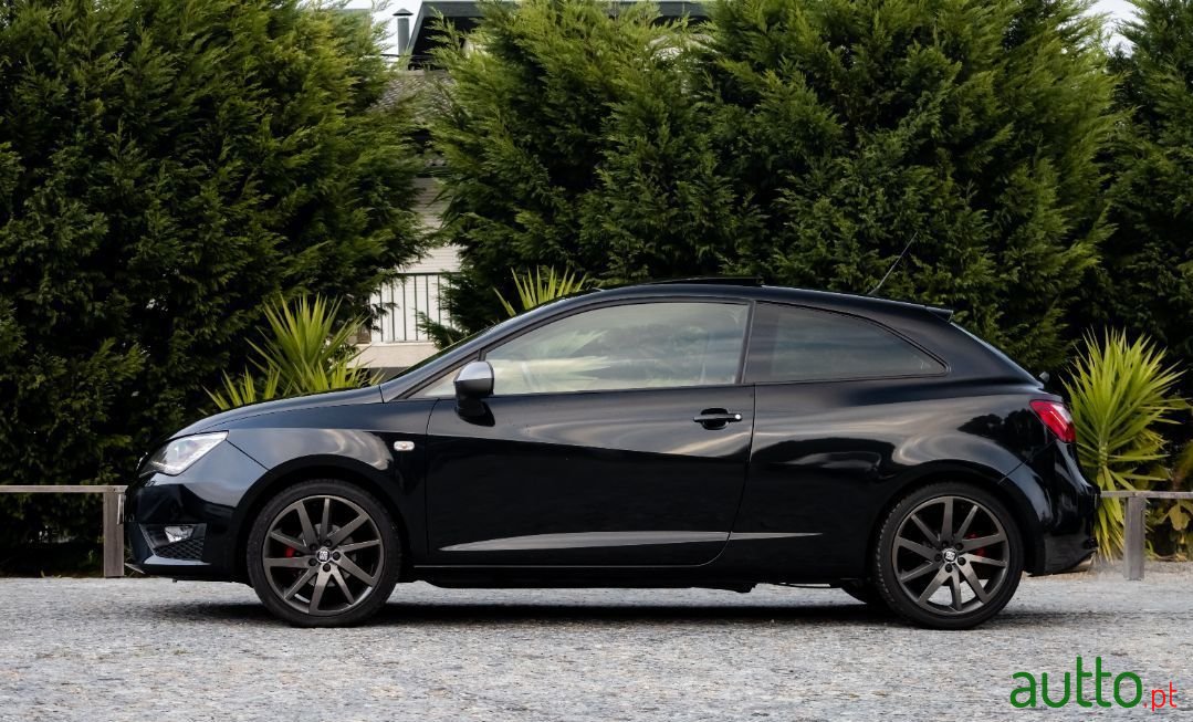 2014' SEAT Ibiza photo #2