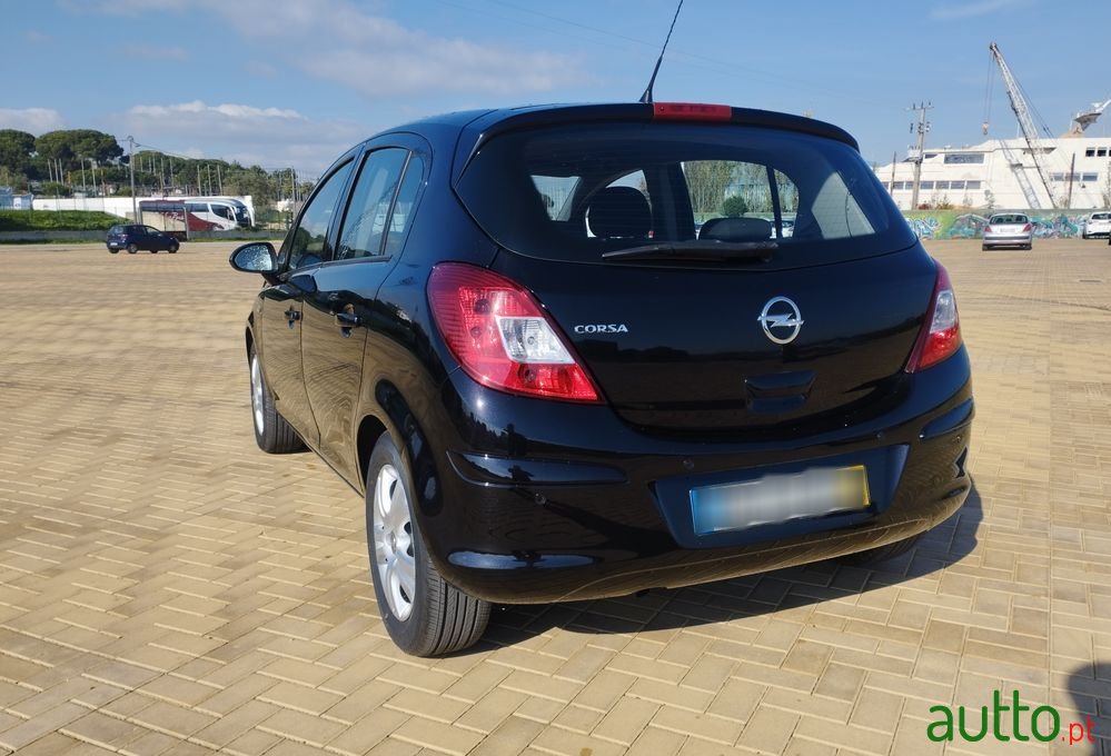 2011' Opel Corsa 1.2 Cosmo photo #3