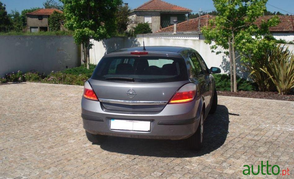 2004' Opel Astra photo #3