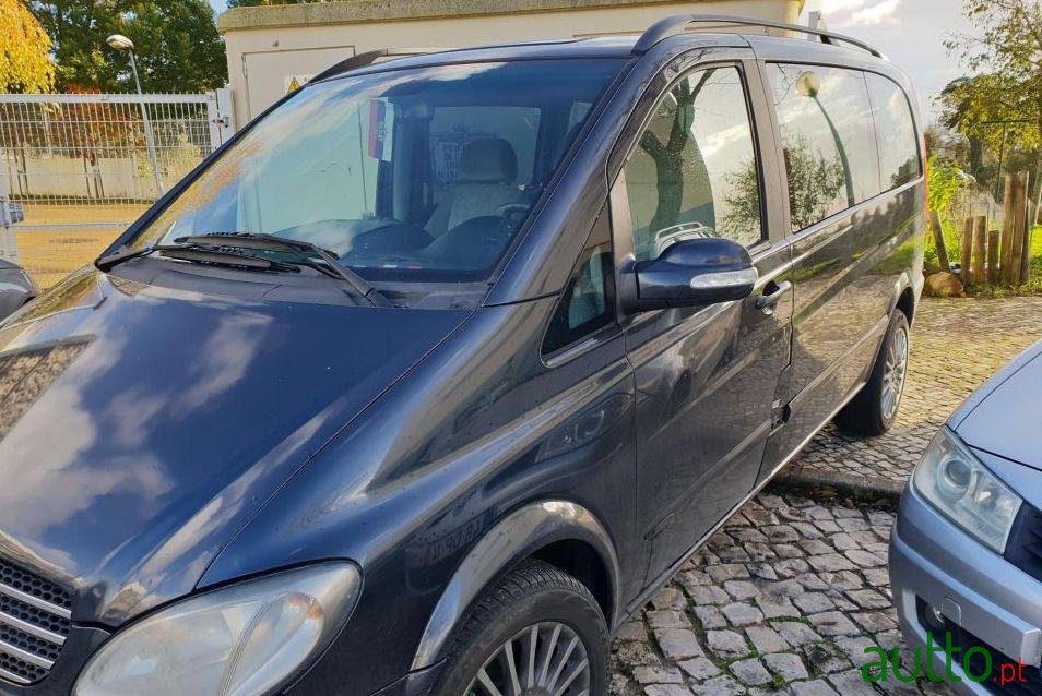 2003' Mercedes-Benz Viano Urban 2.2 Cdi photo #1